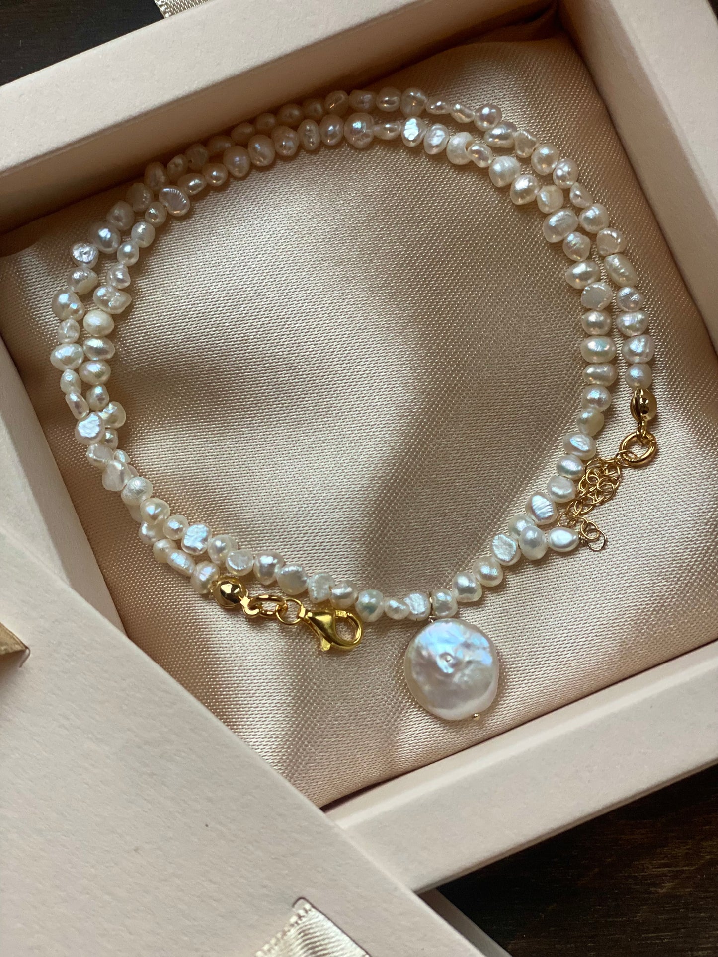 IRIS NECKLACE