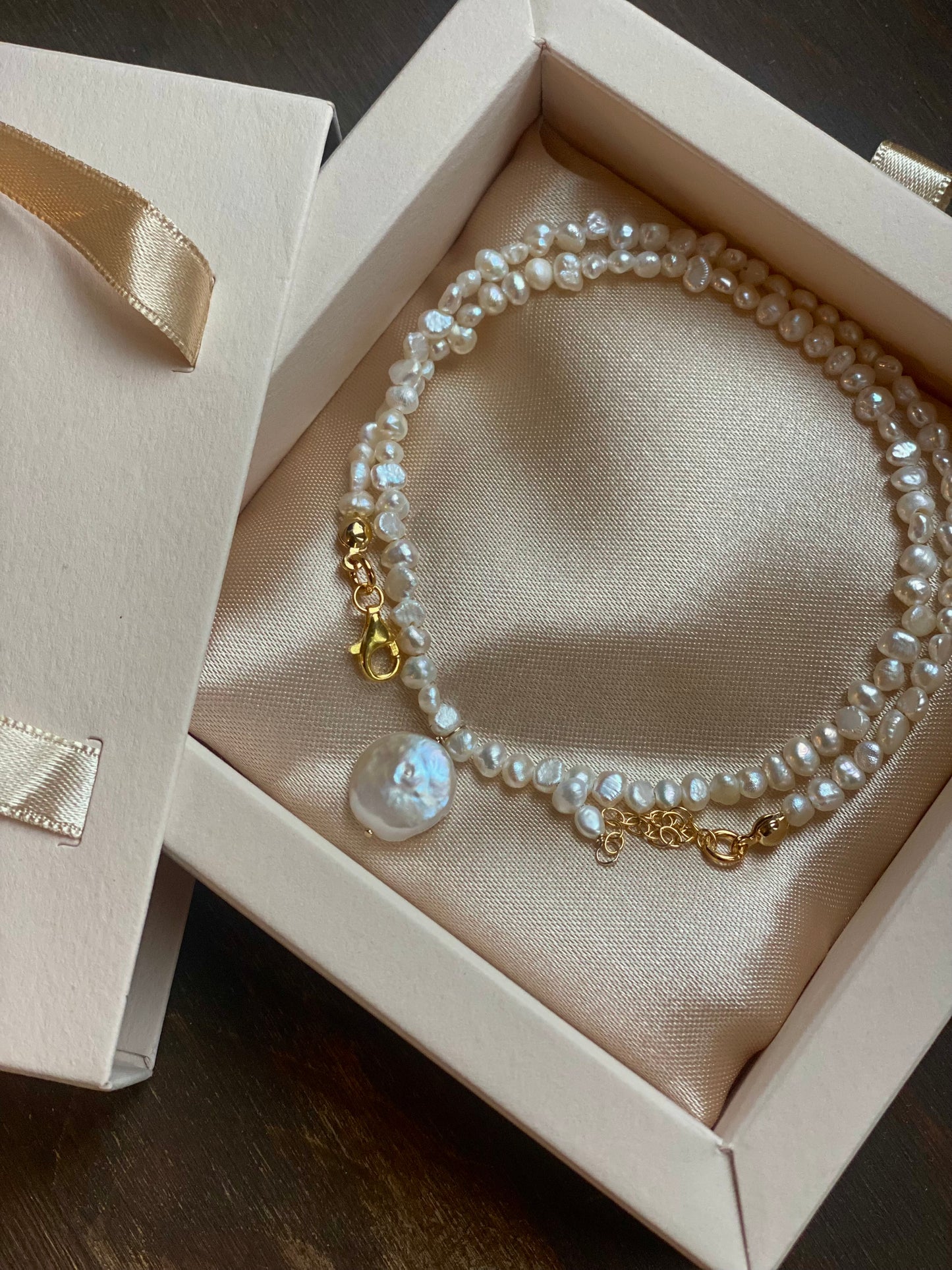 IRIS NECKLACE