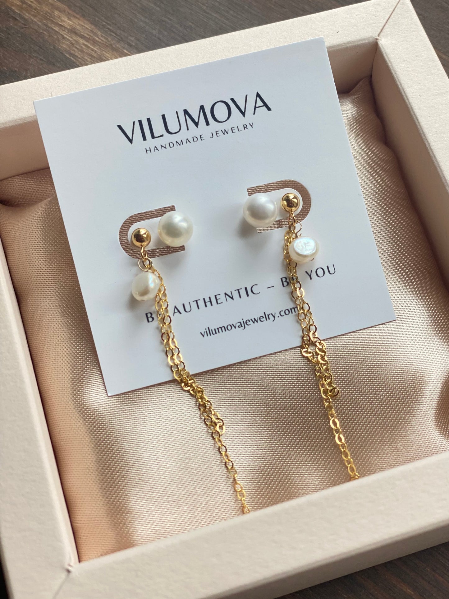 PEARL STUDS