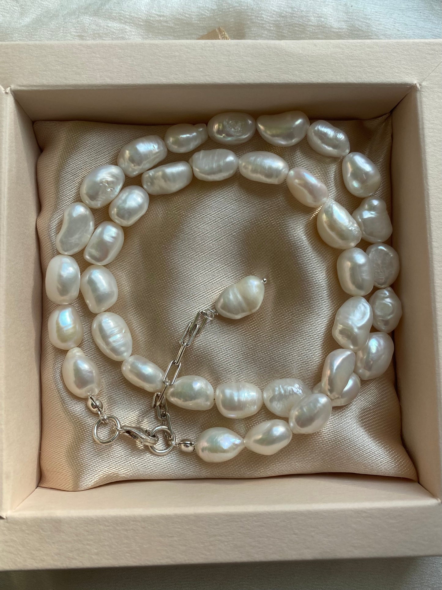 CHUNKY FRESHWATER PEARL NECKLACE
