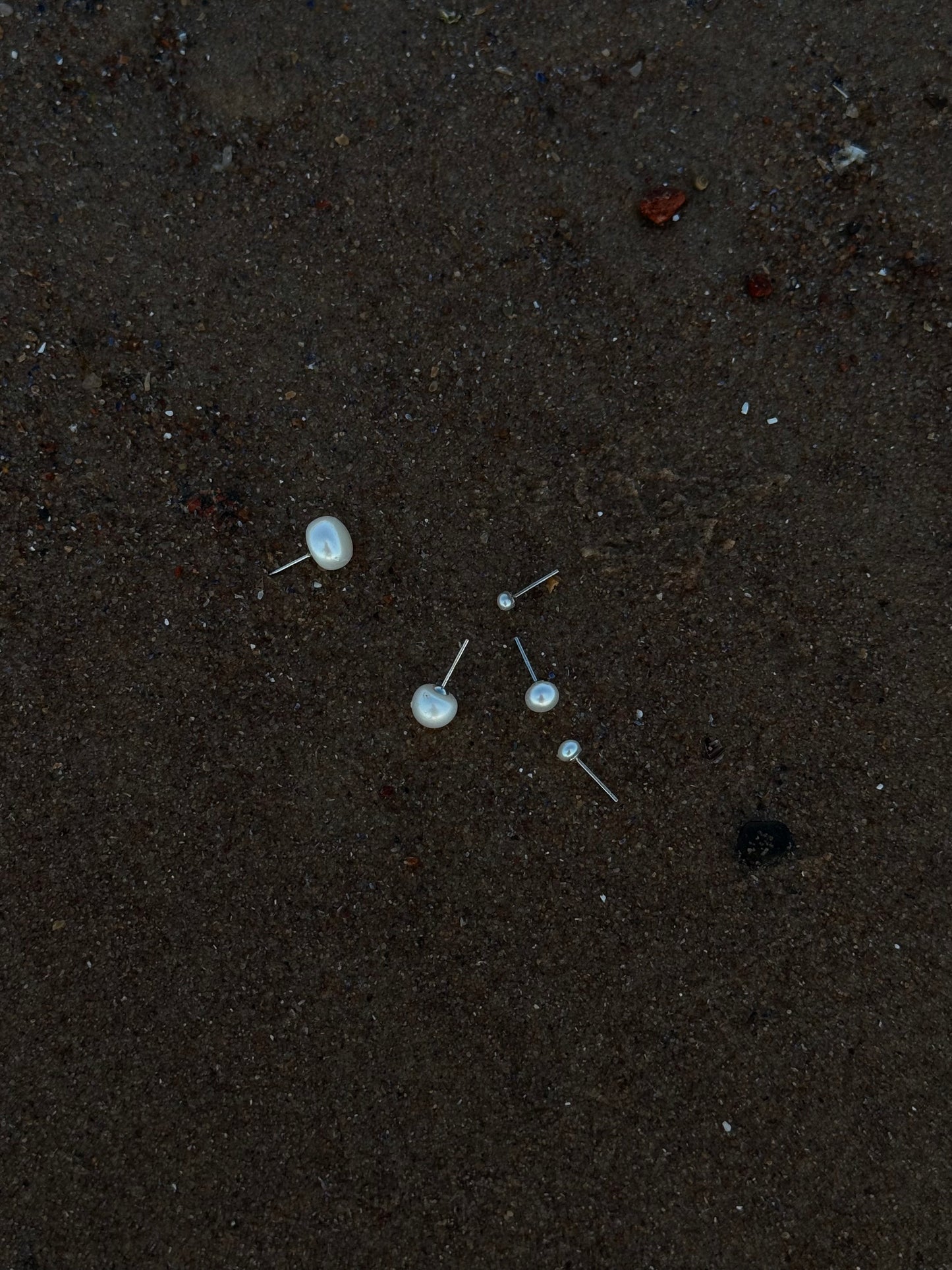 PEARL STUDS