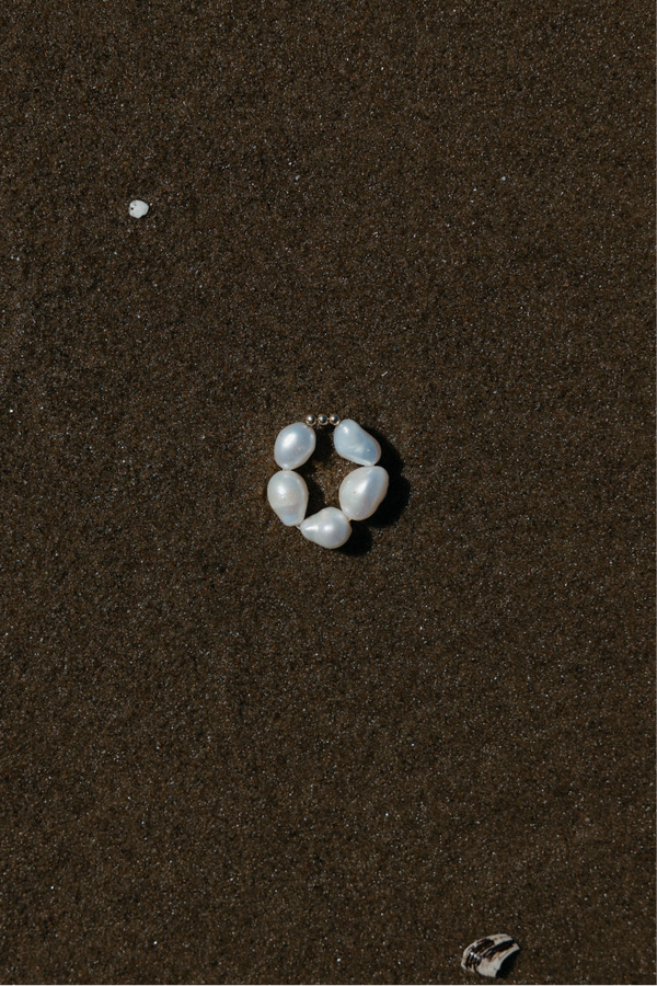 CHUNKY PEARL RING