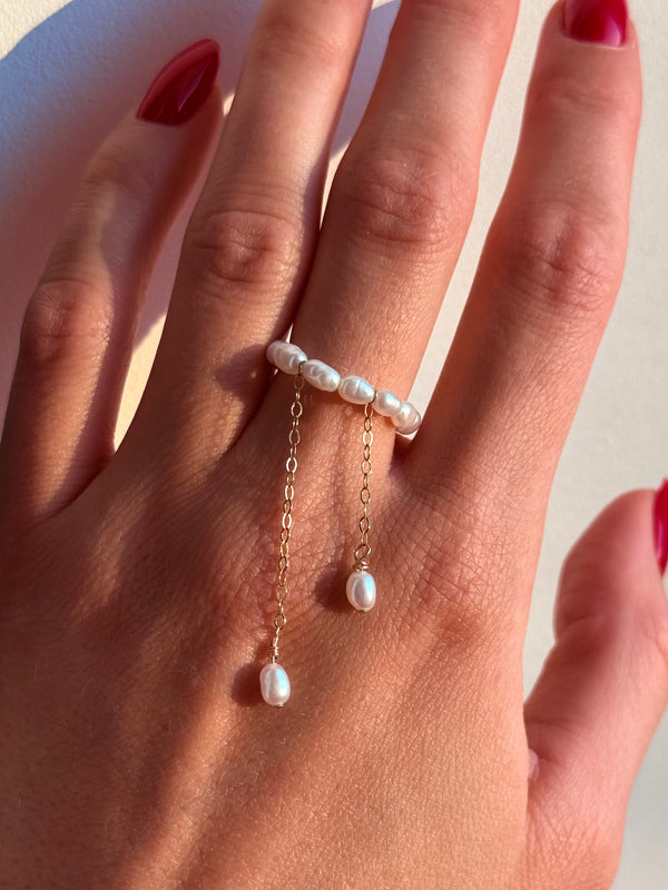 DELICATE PEARL RING